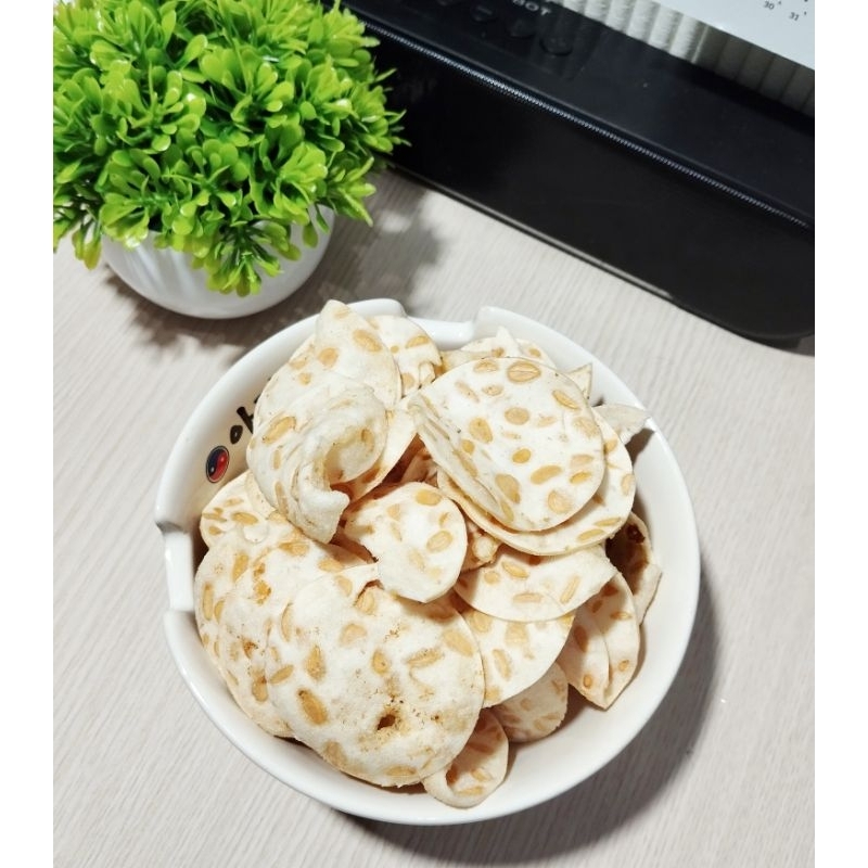 

(250grm)Kripik tempe sagu/ keripik tempe sagu cemilan gurih/snack/jajanan/cemilan