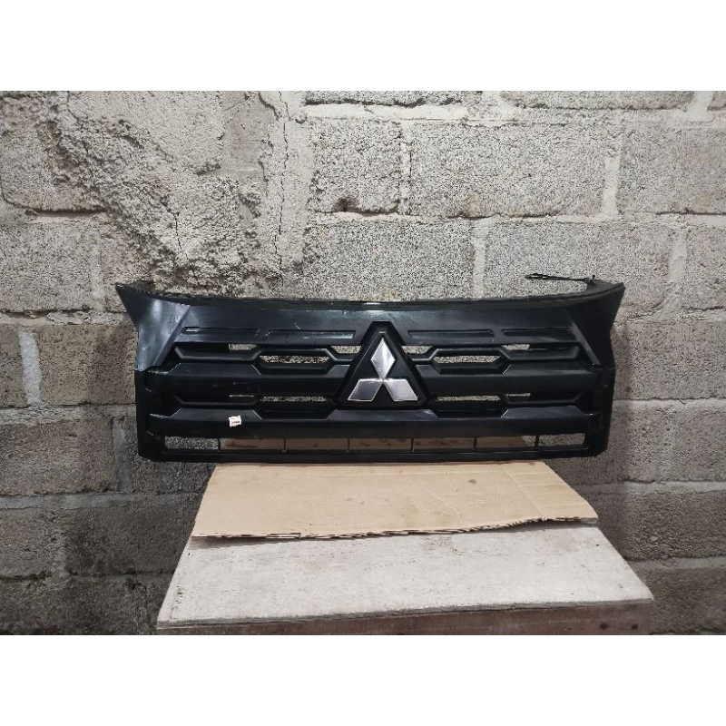 Grill xpander Cross 2021-2022