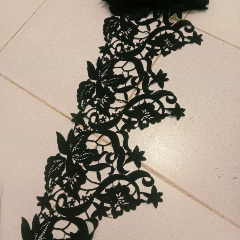 renda prada hitam lebar 20cm harga permeter