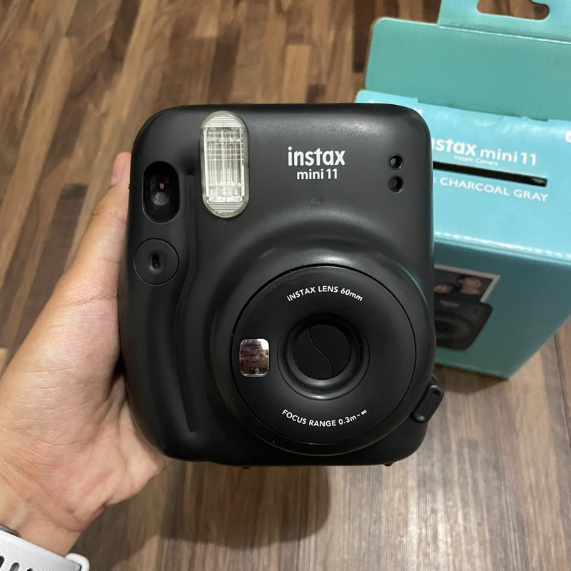Instax Mini 11 Charcoal Grey Preloved / Second - Kamera Instant Polaroid