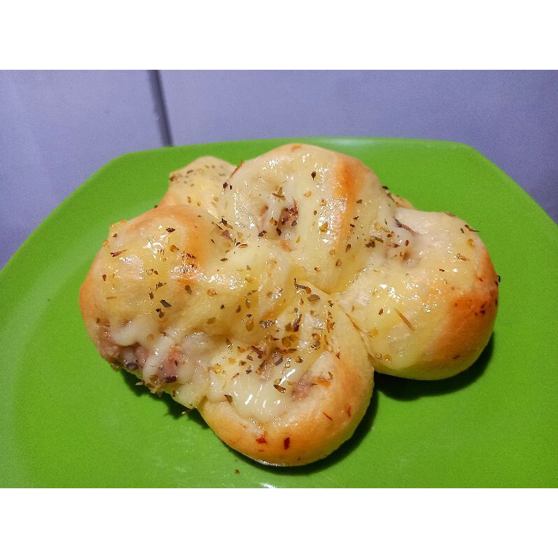 

chiken bread roti isi daging ayam roti lembut