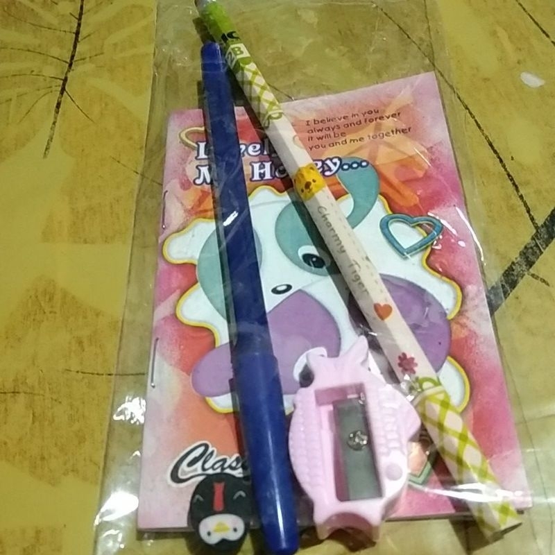 

paket alat menulis