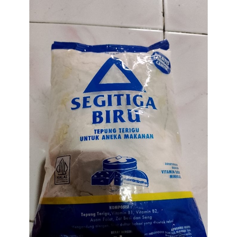 

tepung terigu segitiga biru 1kg