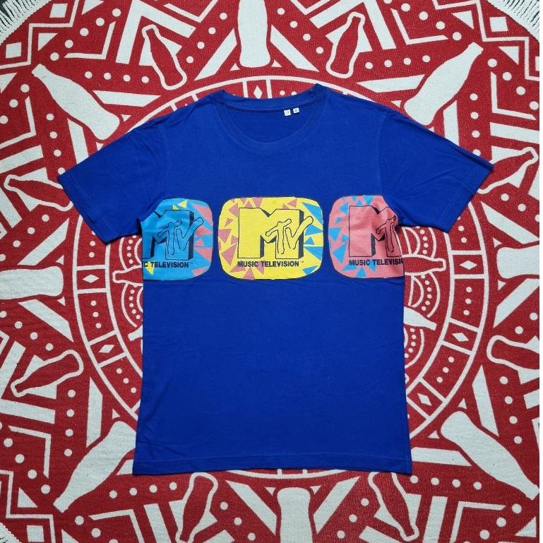 Uniqlo Mtv kaos lengan pendek