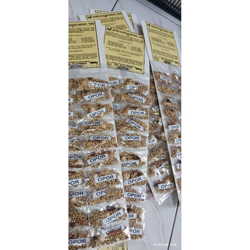 

bumbu masak minang variasi opor isi 20 pcs ecer 1000 an