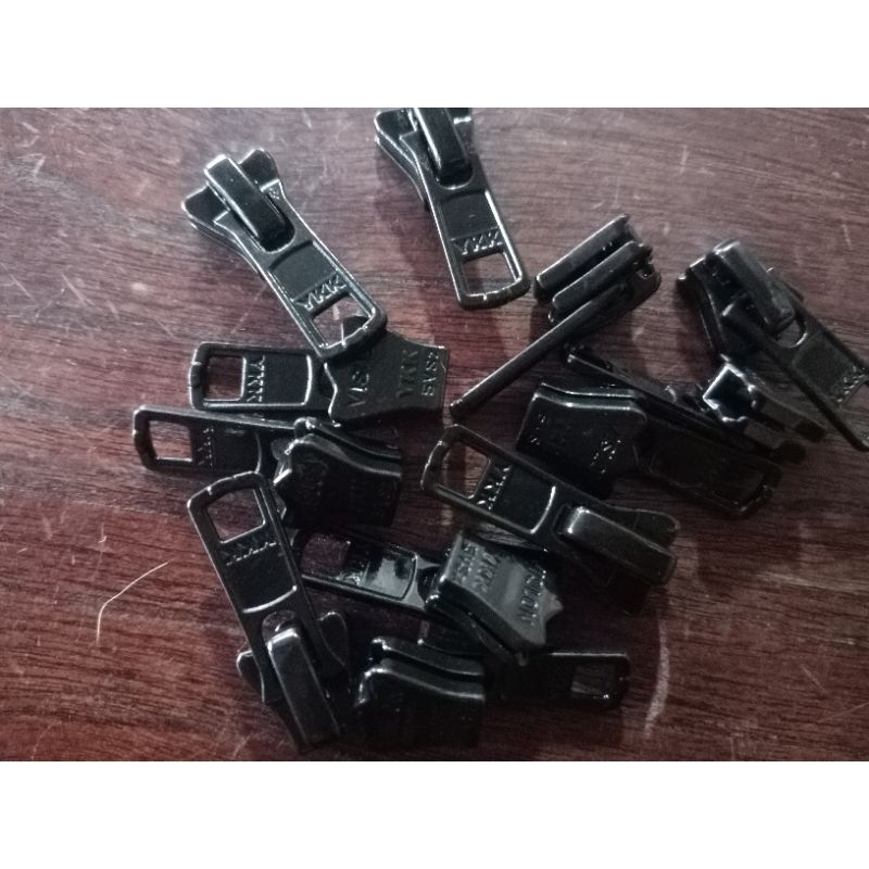 kepala resleting ykk vislon no 5 hitam