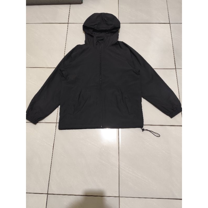 jaket parasut uniqlo