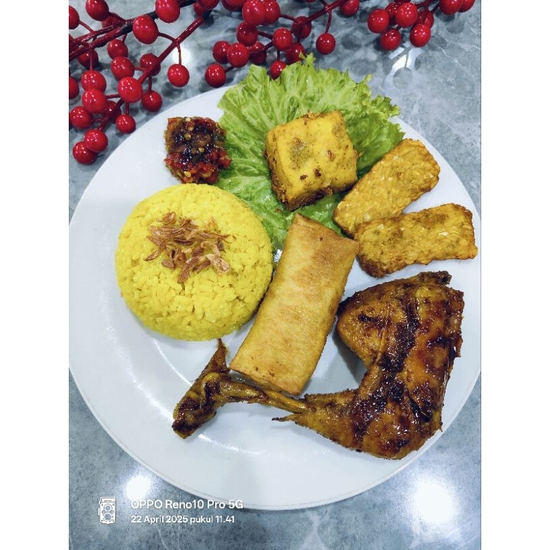 

paket nasi kuning rawitcilik dan ayam bakar gurih enak,gurih dan murah rekomendasi