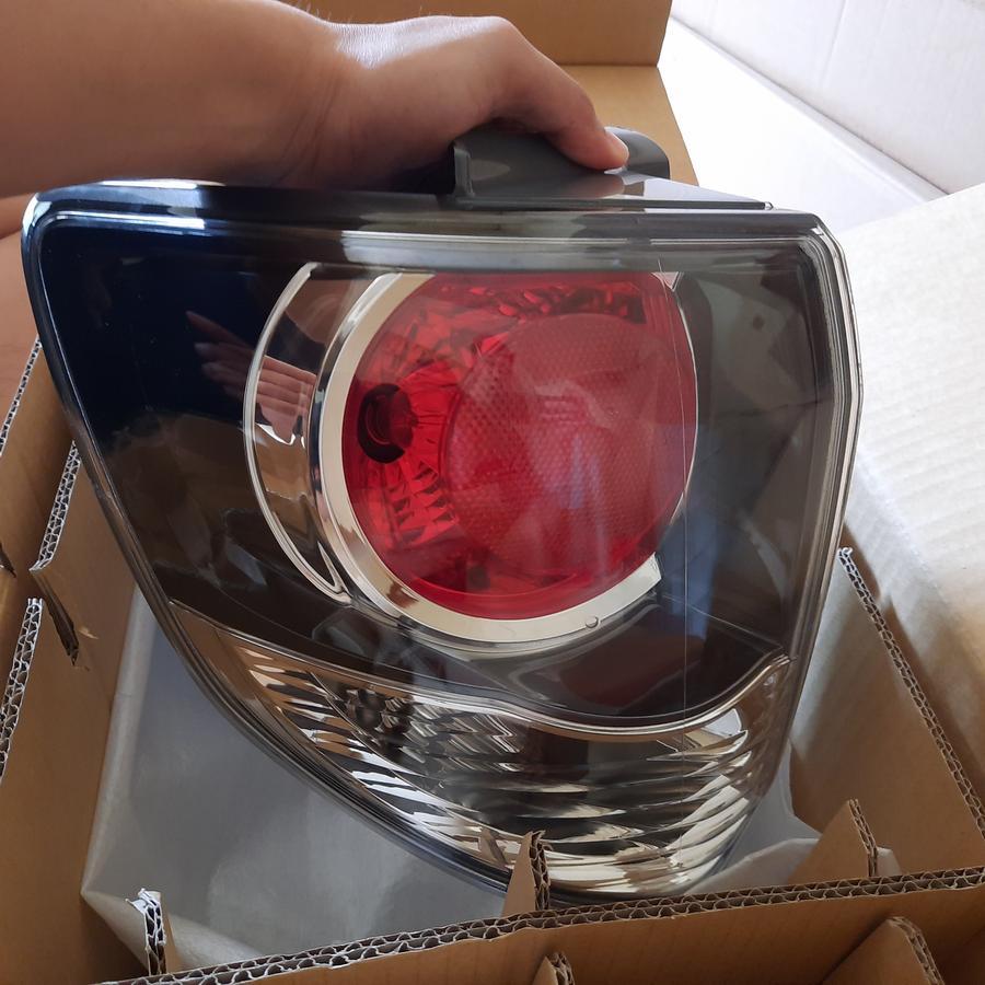 stoplamp / lampu belakang fortuner 2014 2015 original warna smoke kiri