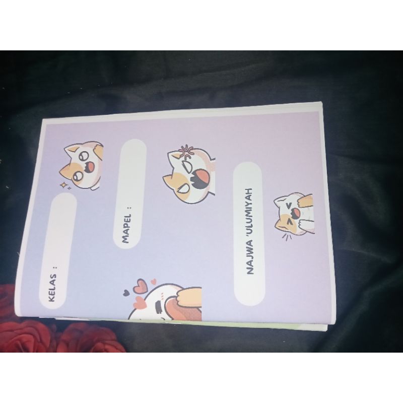 

buku tulis costume ketebalan 38 lembar. bisa request warna, tema, dan gambar