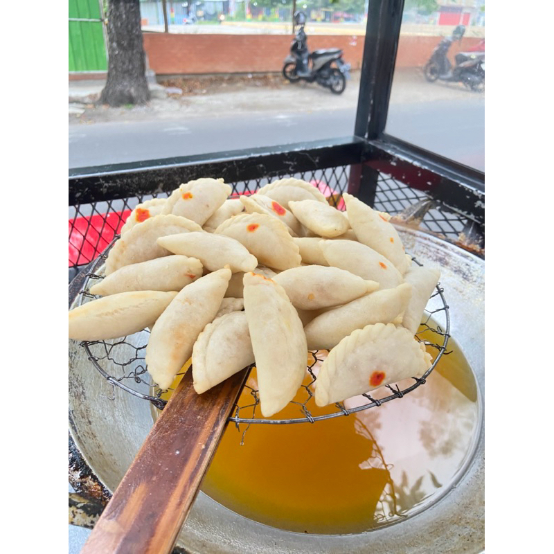 

CIRENG ISI TERENAK ‼️‼️ Cireng isi uk 8cm isi 10pcs