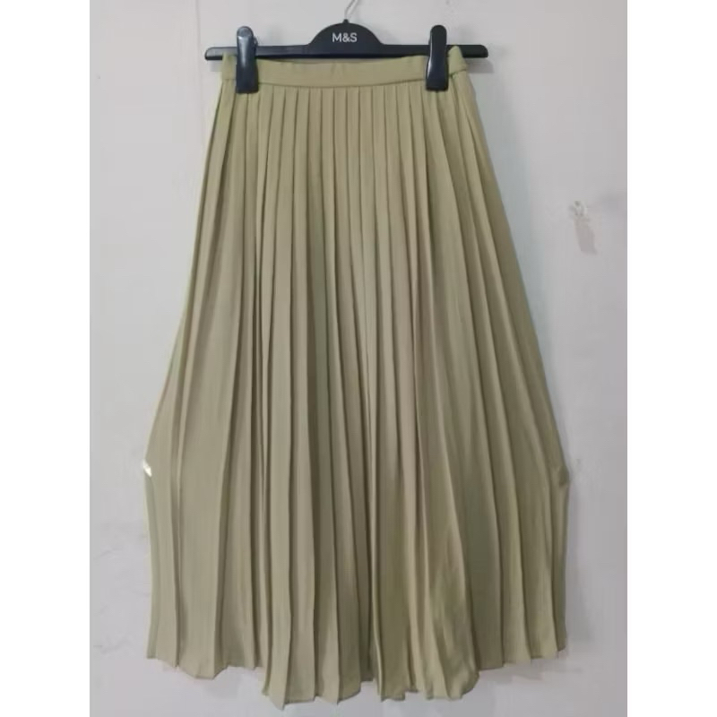 Rok Uniqlo Plisket Rapi