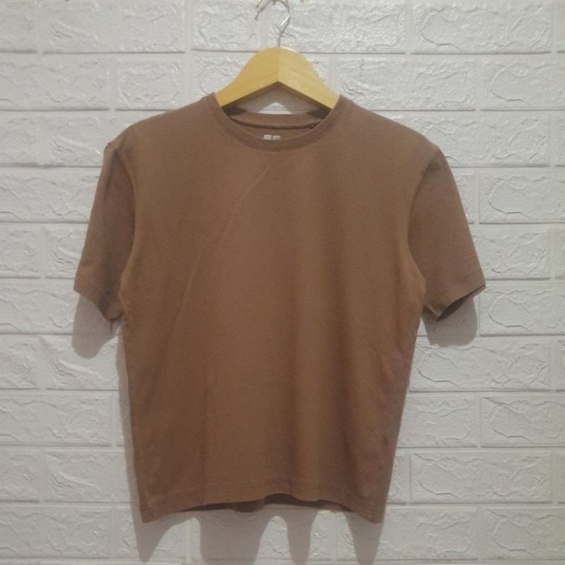 kaos crop remaja/wanita UNIQLO size M/LD 100 PL
