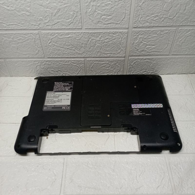 Kesing Case Casing Bottom Bawah Laptop Toshiba Satellite C800 C800D C840 C840D L840