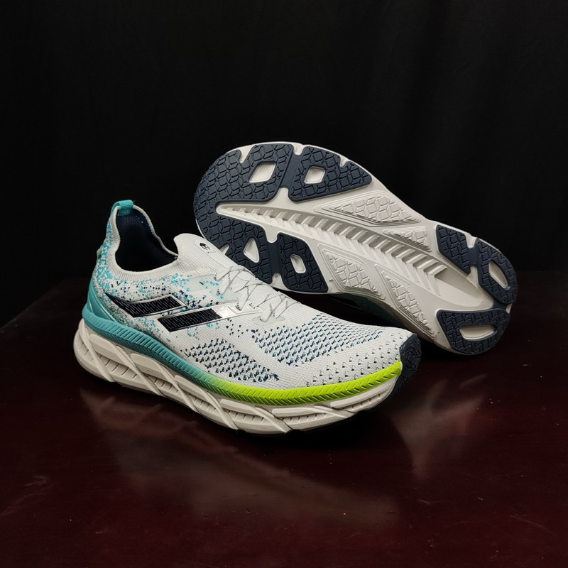 Sepatu Running - MILLS Enermax Nanoknit