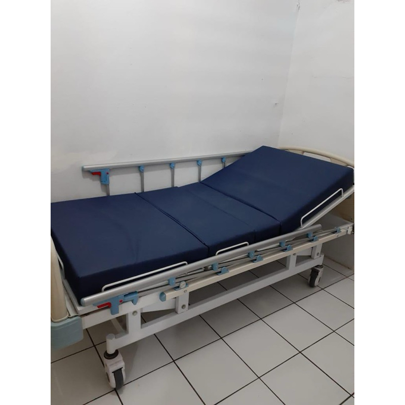 Tempat tidur rumah sakit 3 engkol rajang pasien bed 2nd