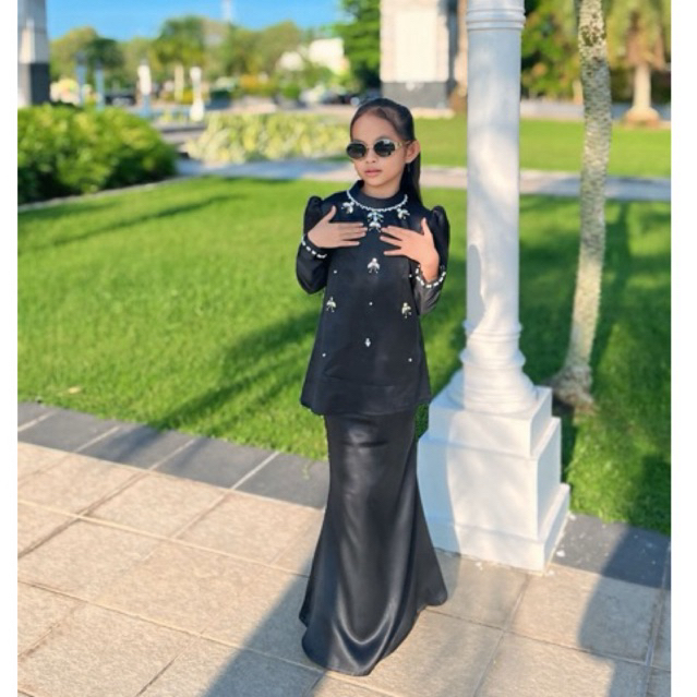 Setelan Baju Kurung Melayu anak Wanita Modern Slimfit One Set Pakaian Kondangan Tunik Kebaya Muslima