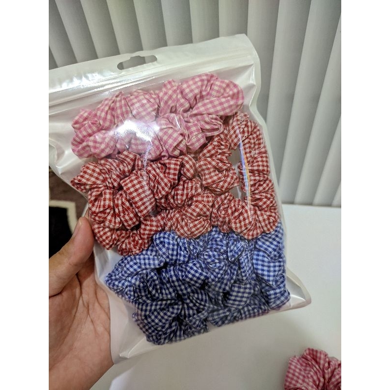 ikat rambut crunchy warna biru merah pink