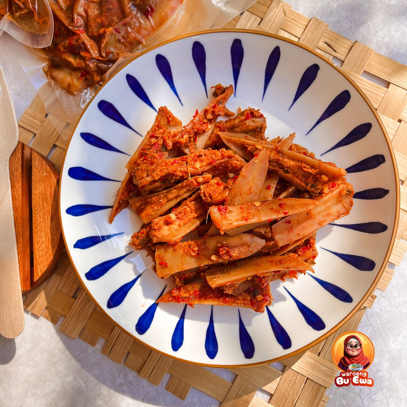 

Tulang rangu ayam pedas Tulang muda Ayam 110gr by Waroeng Bu Ewa
