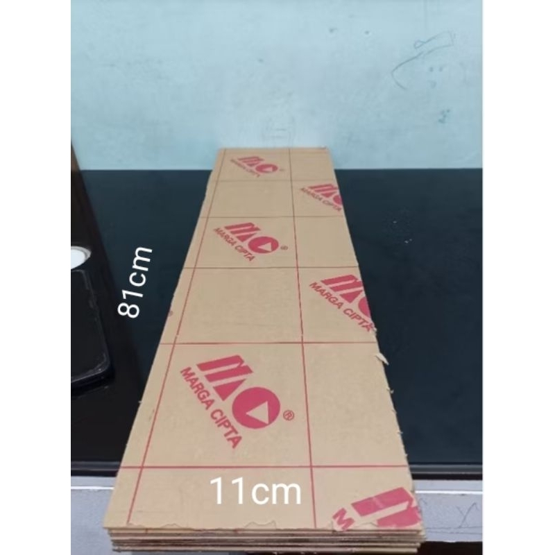 

Akrilik Lembaran Bening Tebal 2mm 81cm x 11 cm