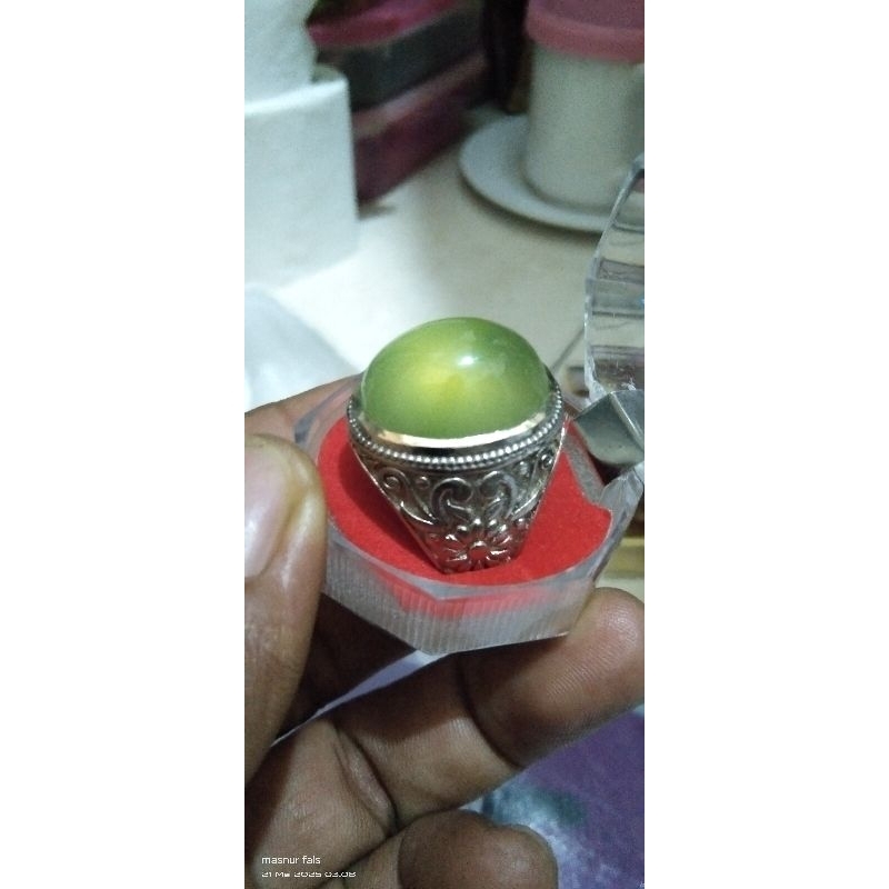 Cincin batu IDOCRASE NEON GREEN warna stabilo kualitas super