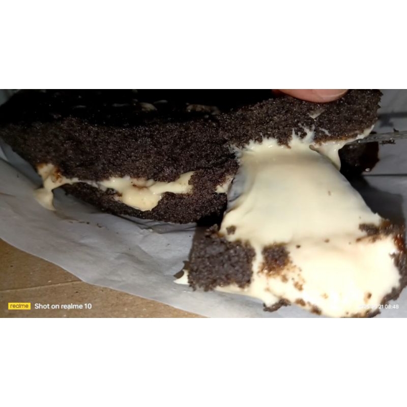 

Bolu ketan Hitam keju lumer