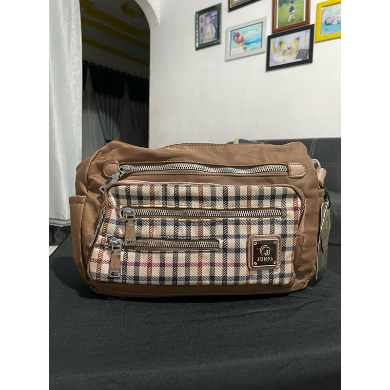Tas Selempang Wanita Junfa