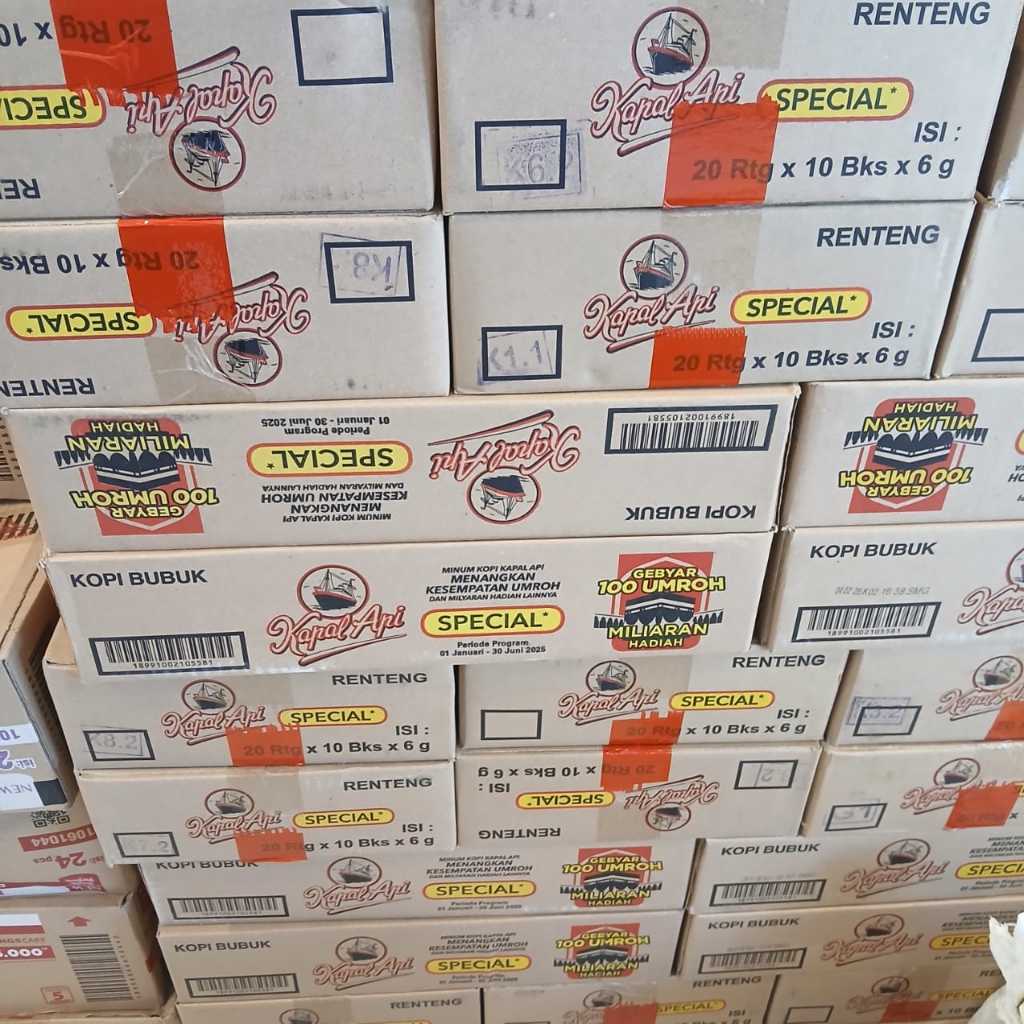 

Paket Hemat 2 Dus Kopi Kapal api kemasan sachet mini 6 gram 1 Dus isi 20 renteng