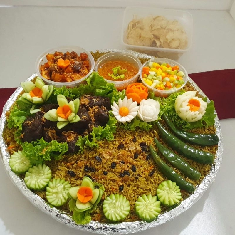 

Nasi kebuli / Nasi kebuli Ayam / 10 porsi / Bj food