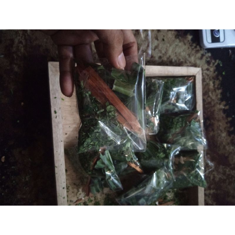 

Wedang Kelor Secang Pandan