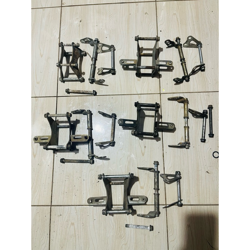 Bracket dudukan mesin klx150 original copotan -Bracket mesin klx150 original