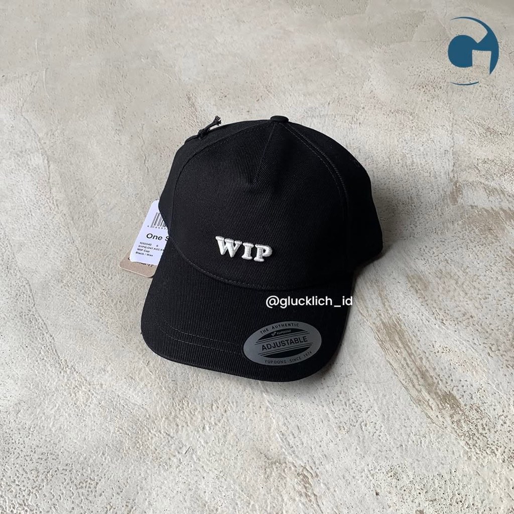 Carhartt WIP, 'WIP' Strapback Cap in Black