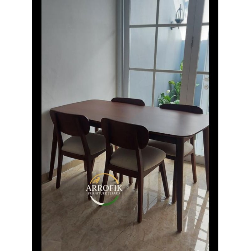 MEJA MAKAN MINIMALIS ELEGAN SET MEJA + 4KURSI BUSA EMPUK