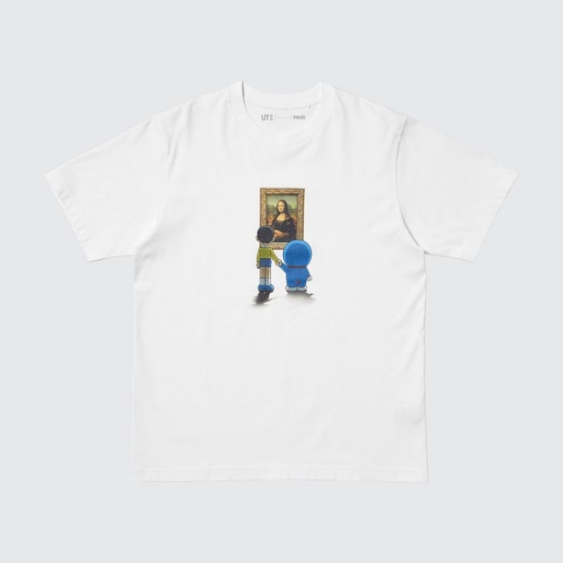 Tshirt Uniqlo Louvre x Doraemon (Monalisa) | Louvre x Doraemon UT Kaos Lengan Pendek - Putih