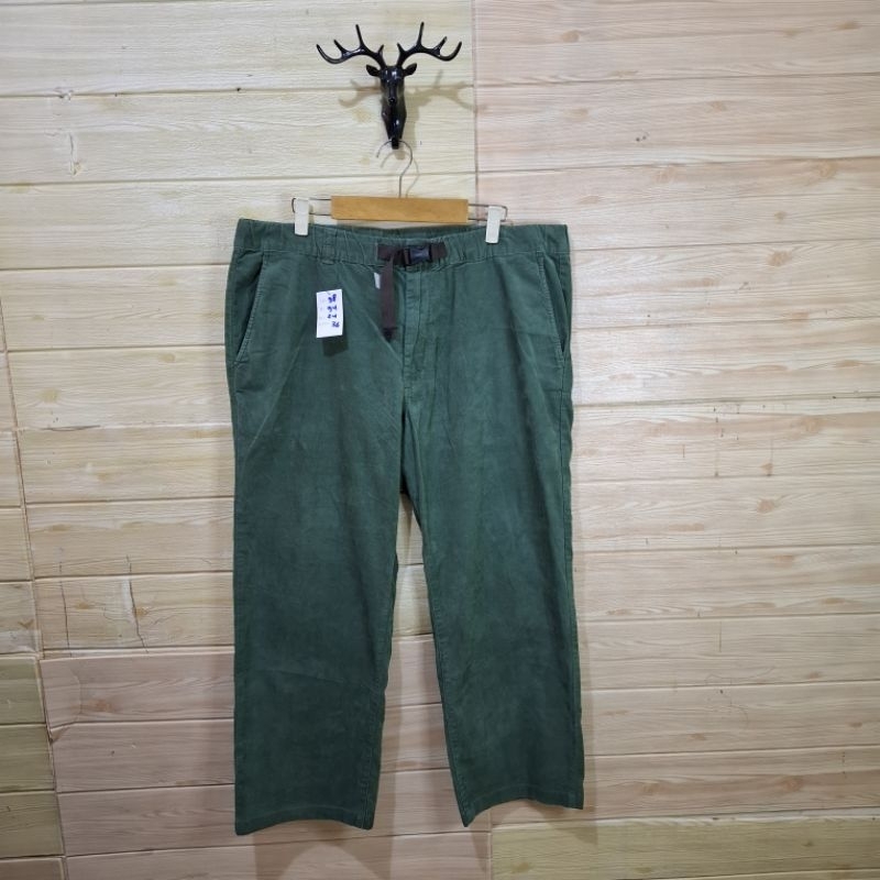 Celana panjang UNIQLO Kode CDR3D Size39/celana corduroy/celana pingang melar/ bahan lembut dan melar