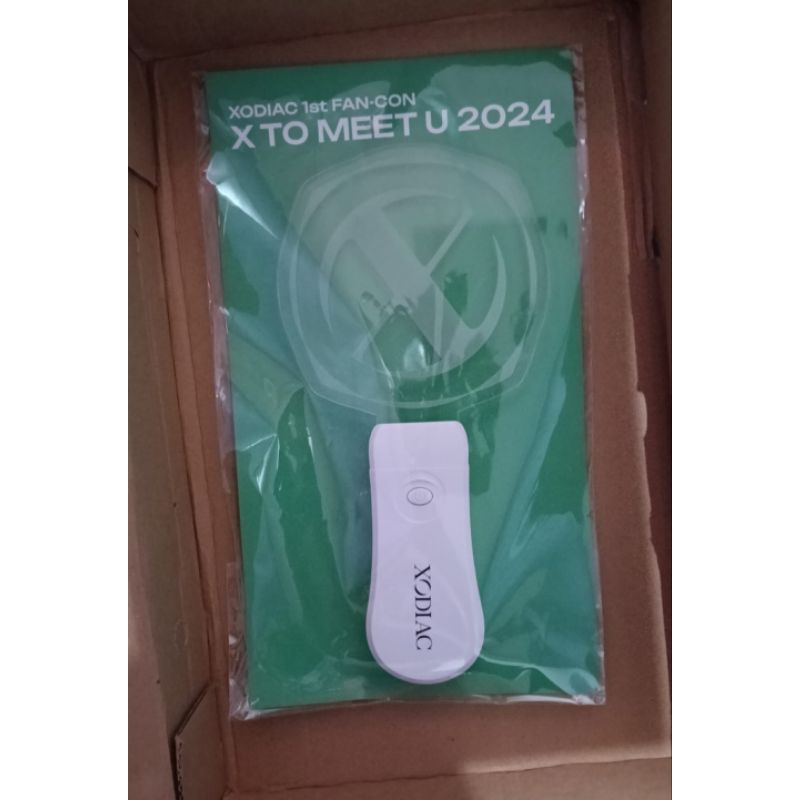 Official MD Acrylic Lightstick Xodiac (x to meet u 2024)