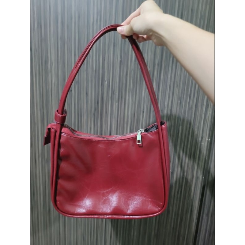 PRELOVED maroon leather shoulder bag, tas bahu merah maroon, kapasitas banyak