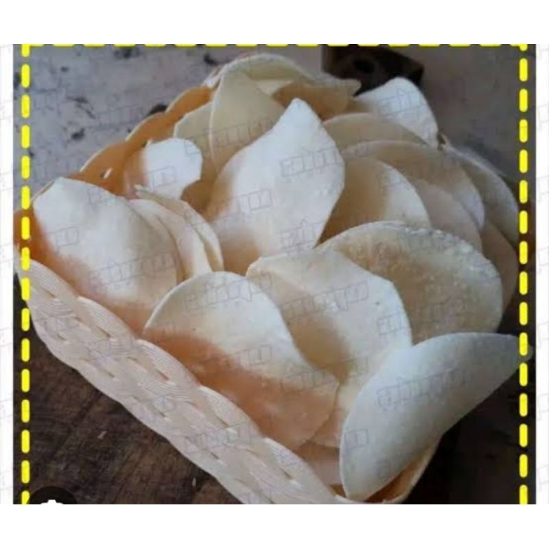 

krupuk / opak kentang mentah khas Batu, kota Malang.
