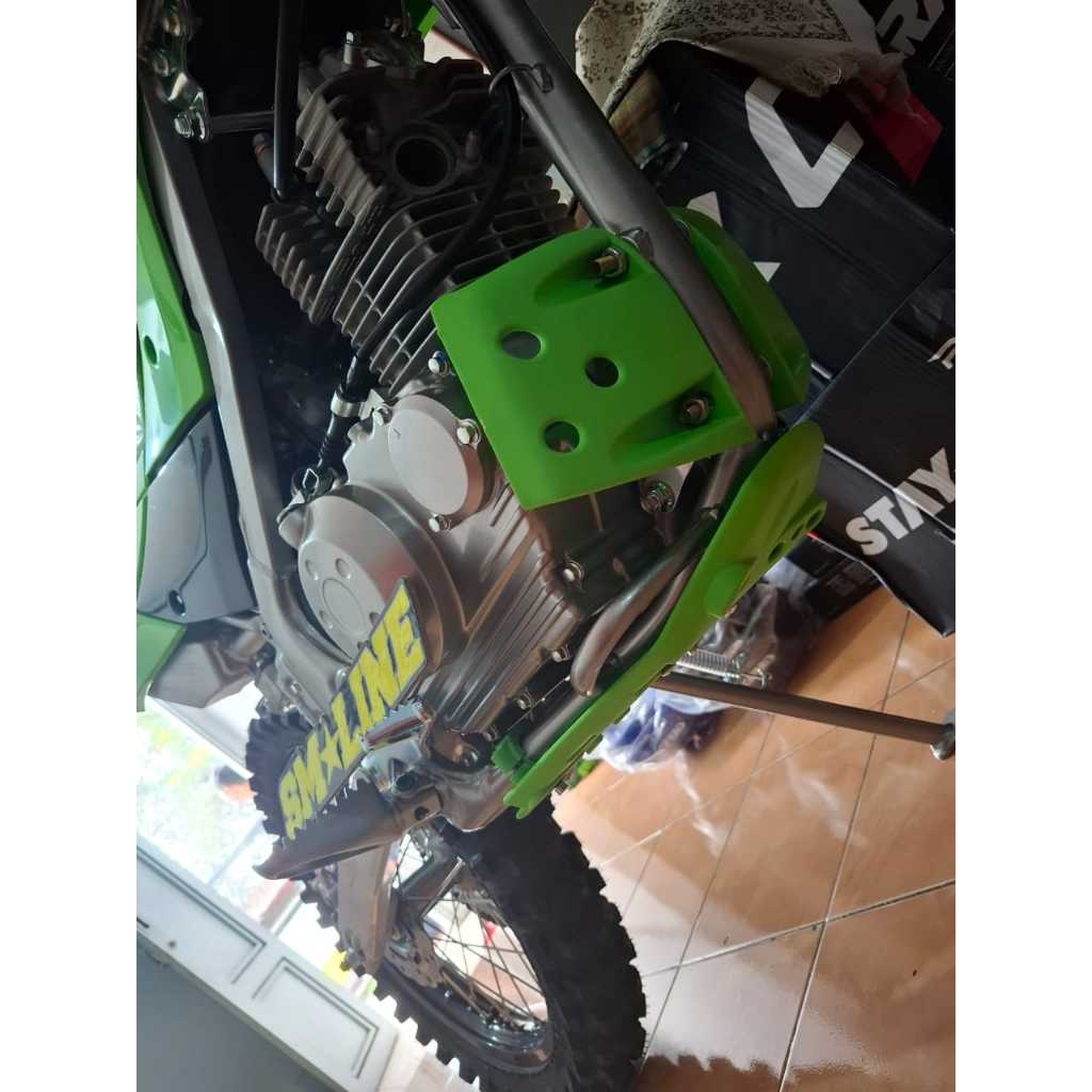 Engine guard KLX140 Plastik Pelindung mesin KLX140