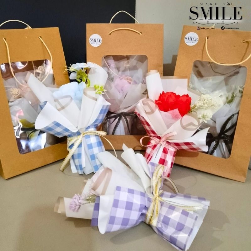

buket mini gift murah Ready StockKado Ulang Tahun / Hadiah Wisuda / Anniversary/ Buket Imut Hadiah Graduation / WeddingBuket Mini Ekonomis – Buket Bunga Mini untuk Event & Souvenir