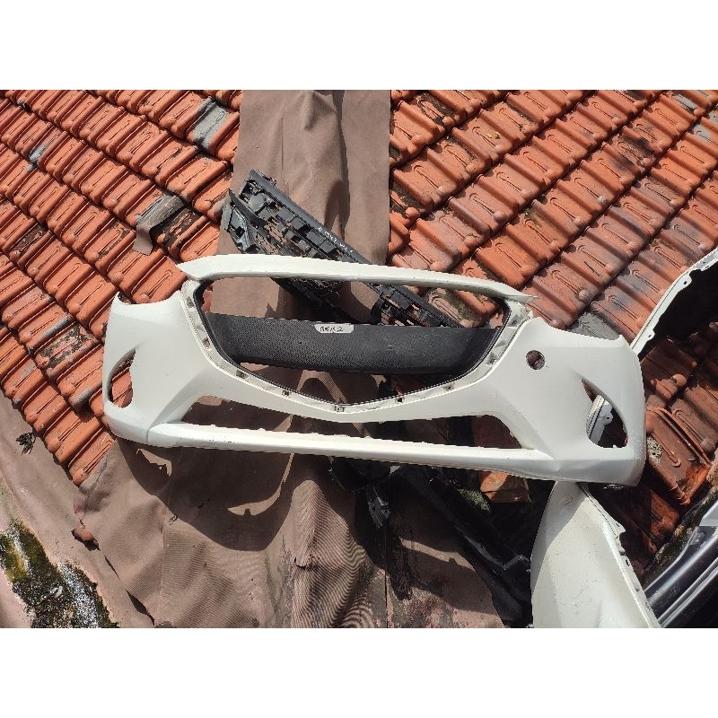 bemper bumper depan mobil Mazda 2 Skyactiv GT 2016 Original