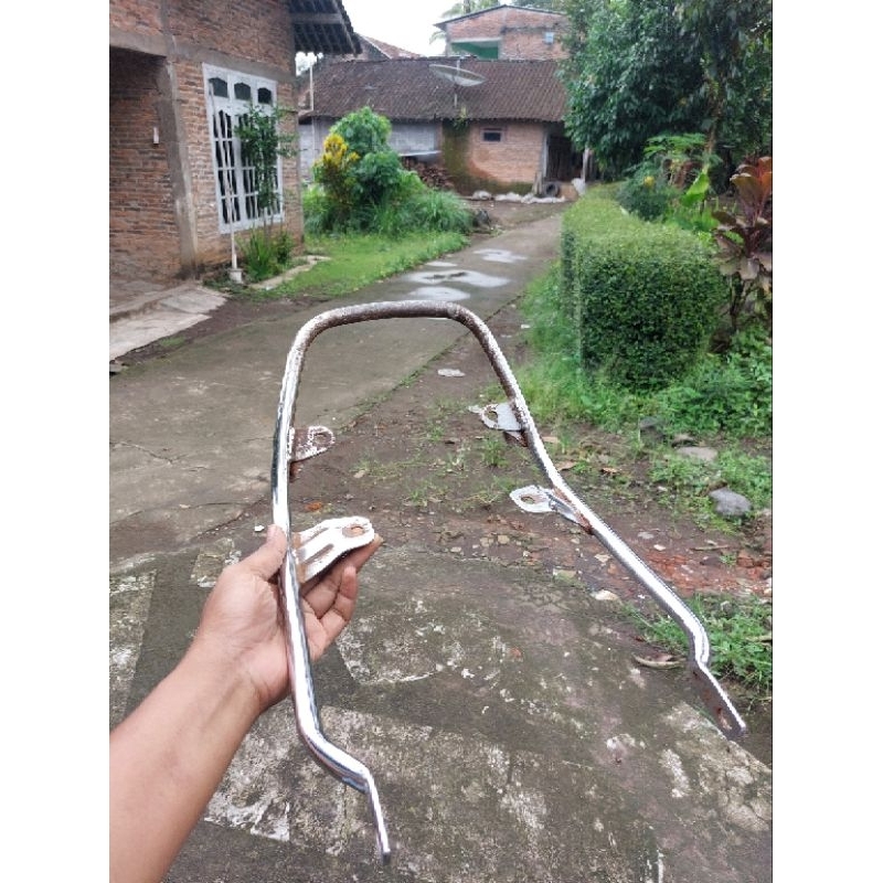 Behel Begel Pegangan Jok Yamaha YT115 RxS Congo Original