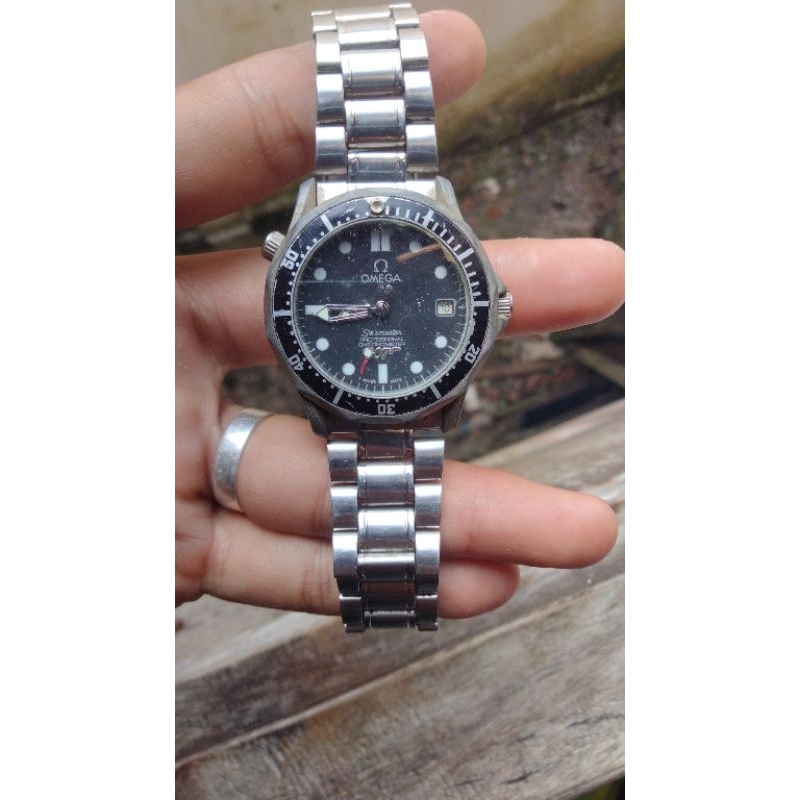 jam otomatis merk omega James Bond