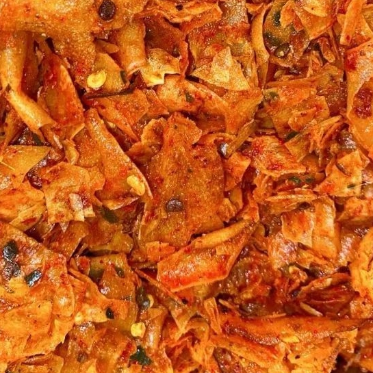 

KRIPSET / KERIPIK SINGKONG PEDAS 250 gr dan gurih chili oil Sibocil Cikruh Cemilan Jajanan kripset