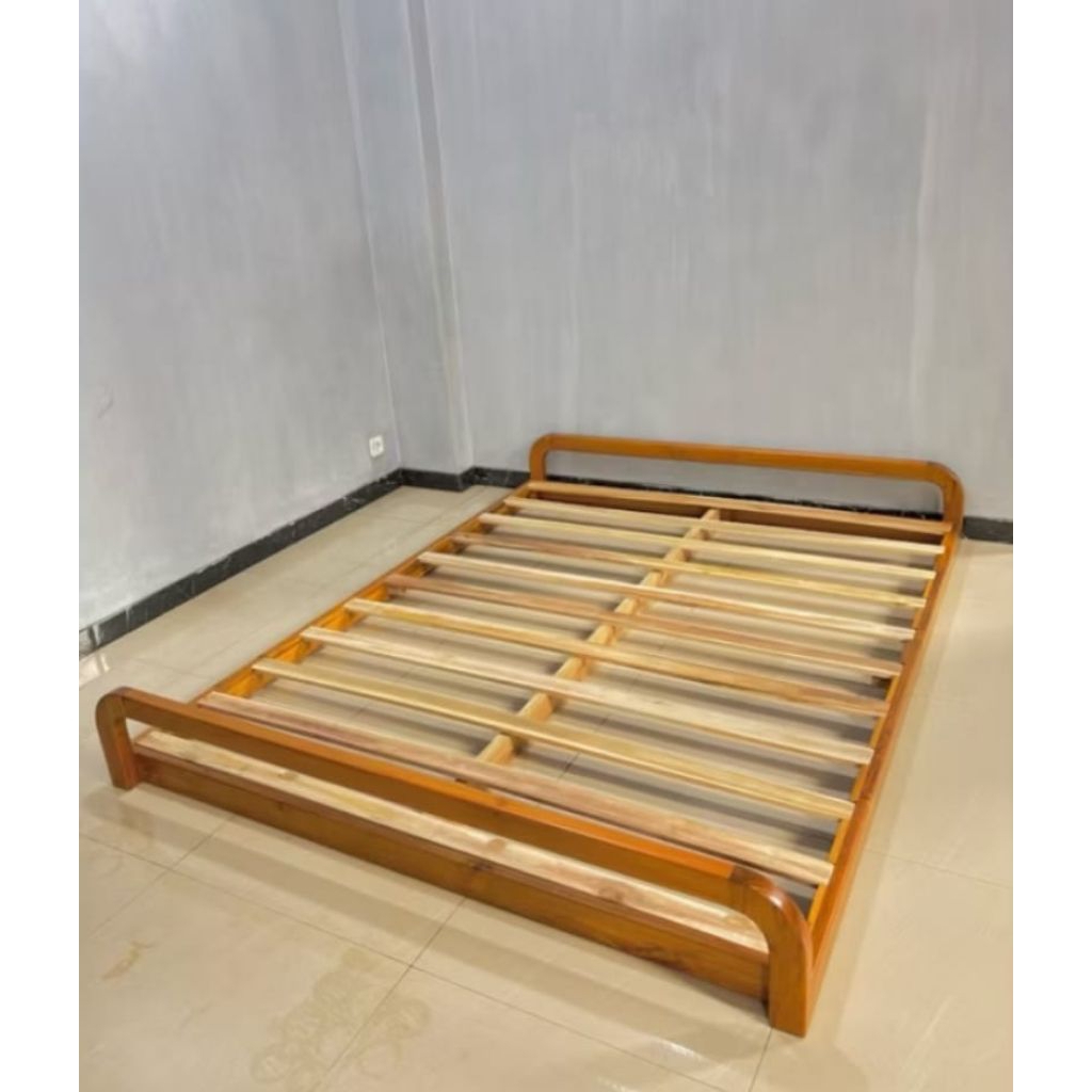 Tempat tidur lesehan kayu jati