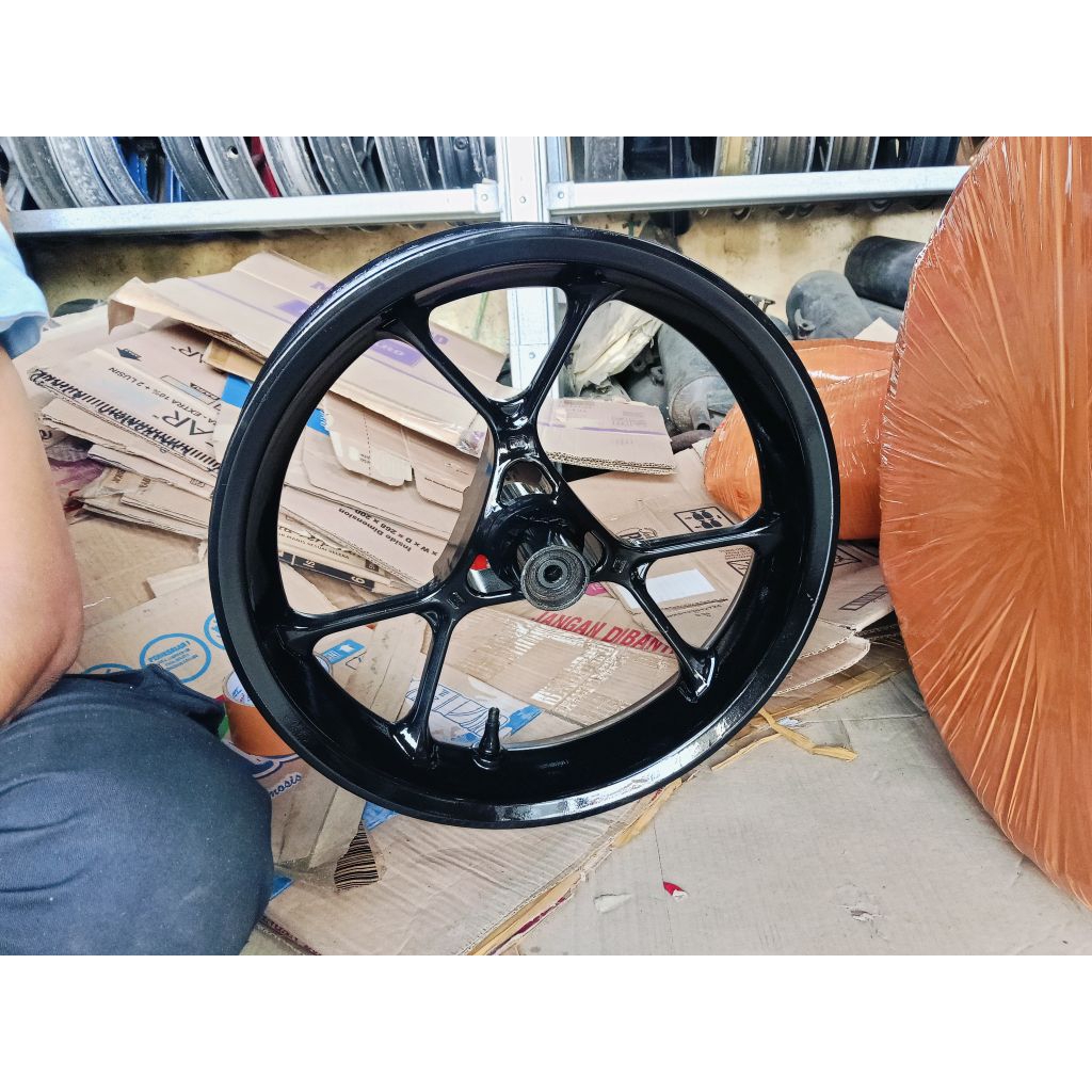 VELG DEPAN AEROX