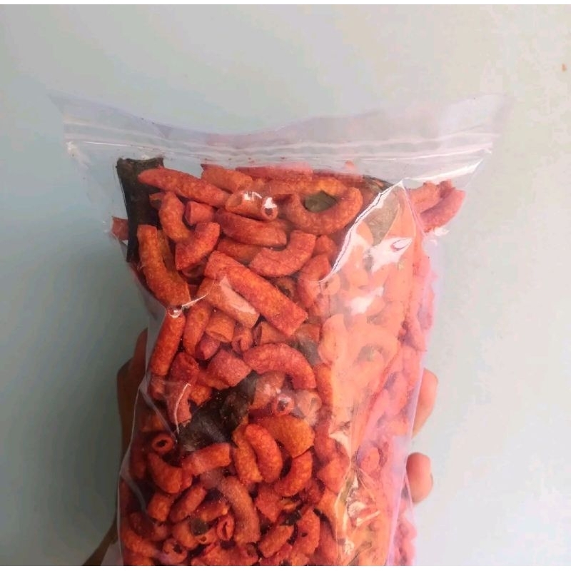 

SNACK MAKARONI DAUN JERUK 250 G