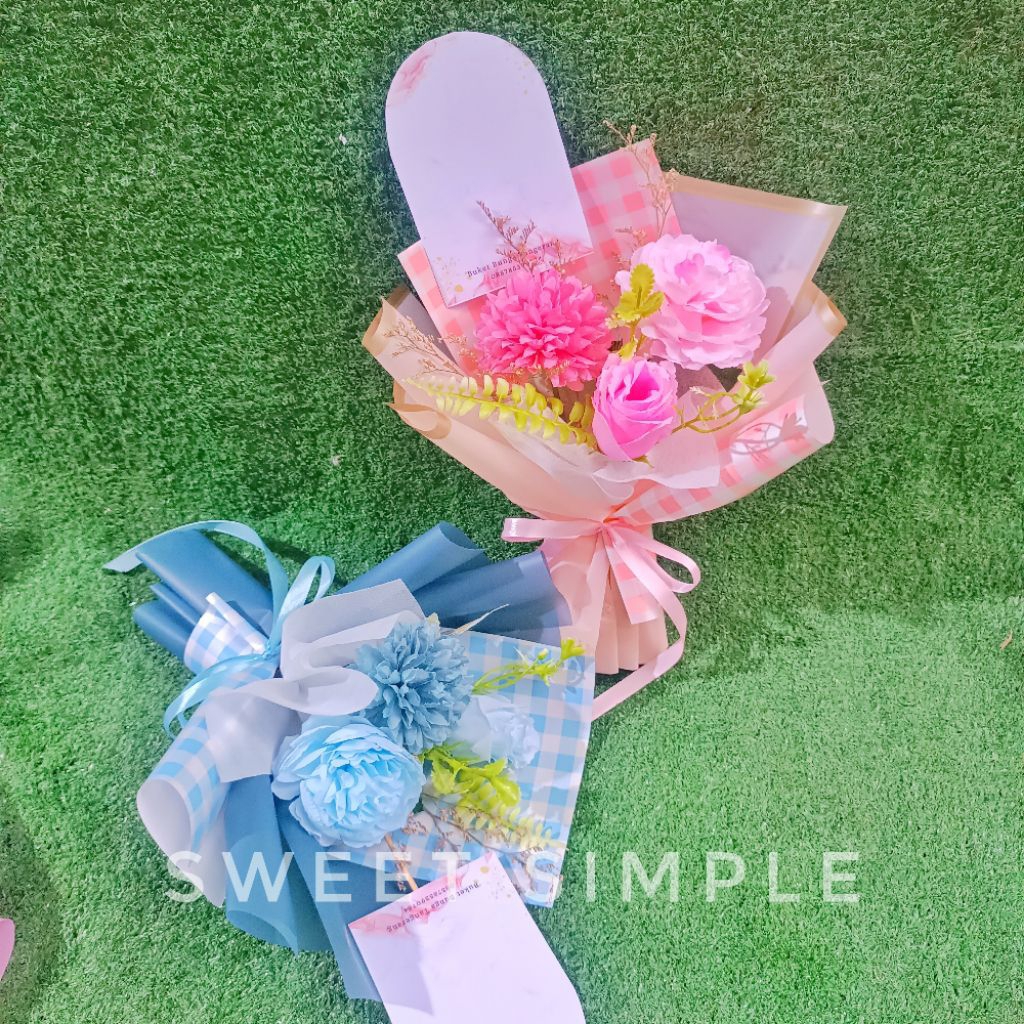 BUKET BUNGA / BUKET KUPU KUPU / BUKET WISUDA KARAKTER / BUKET KUPU KUPU KAWAT BULU / BUKET WISUDA KA