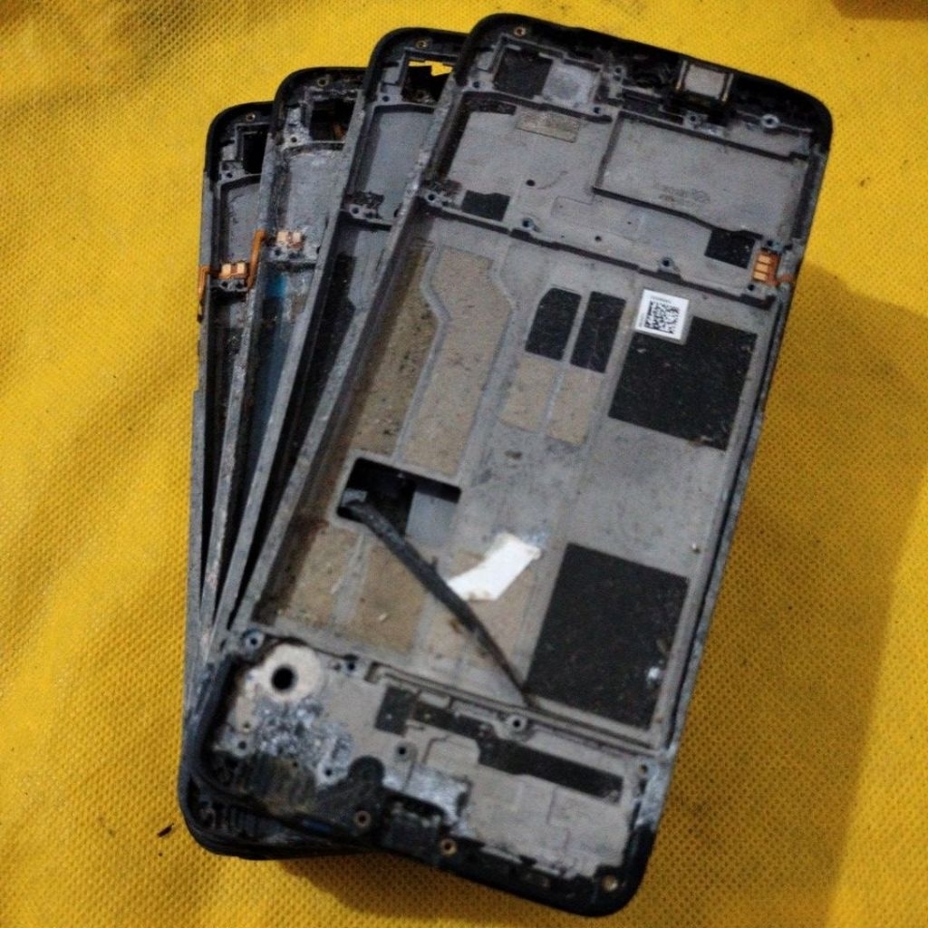 Frame Tatakan LCD Oppo f9 original copotan di kirim sesuai keberadaan stok...!!!!
