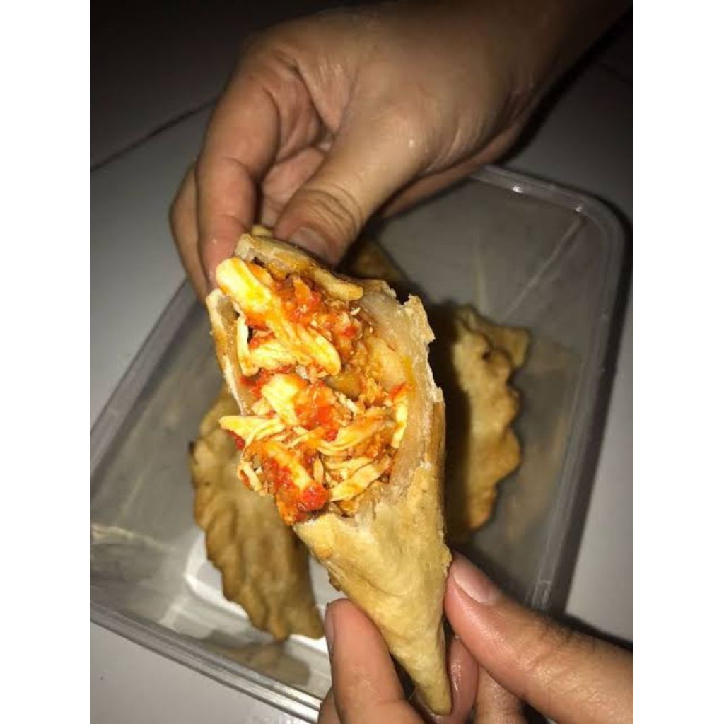 

CIRENG ISI AYAM SUWIR PEDAS